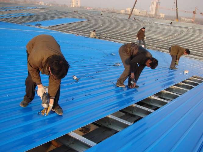 Cómo instalar paneles de techo de PVC